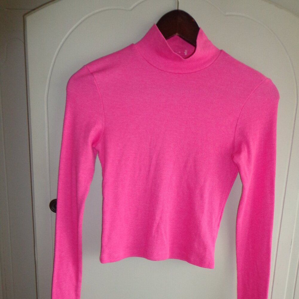 NWOT American Eagle Cropped Ribbed Top XS/TP Long Sleeves Mock Neck Hot Pink - Picture 1 of 11